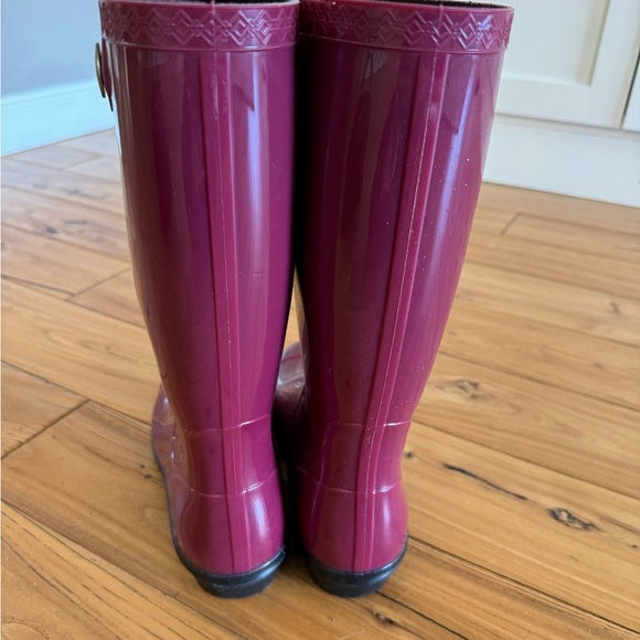 Ugg size 8 Rain boots - Picture 4 of 11